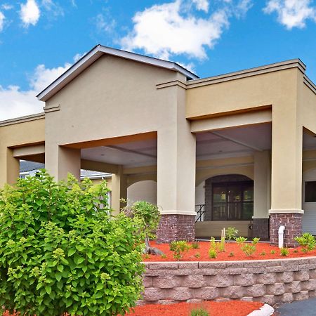 Hotel Ramada By Wyndham Kittery Exterior foto