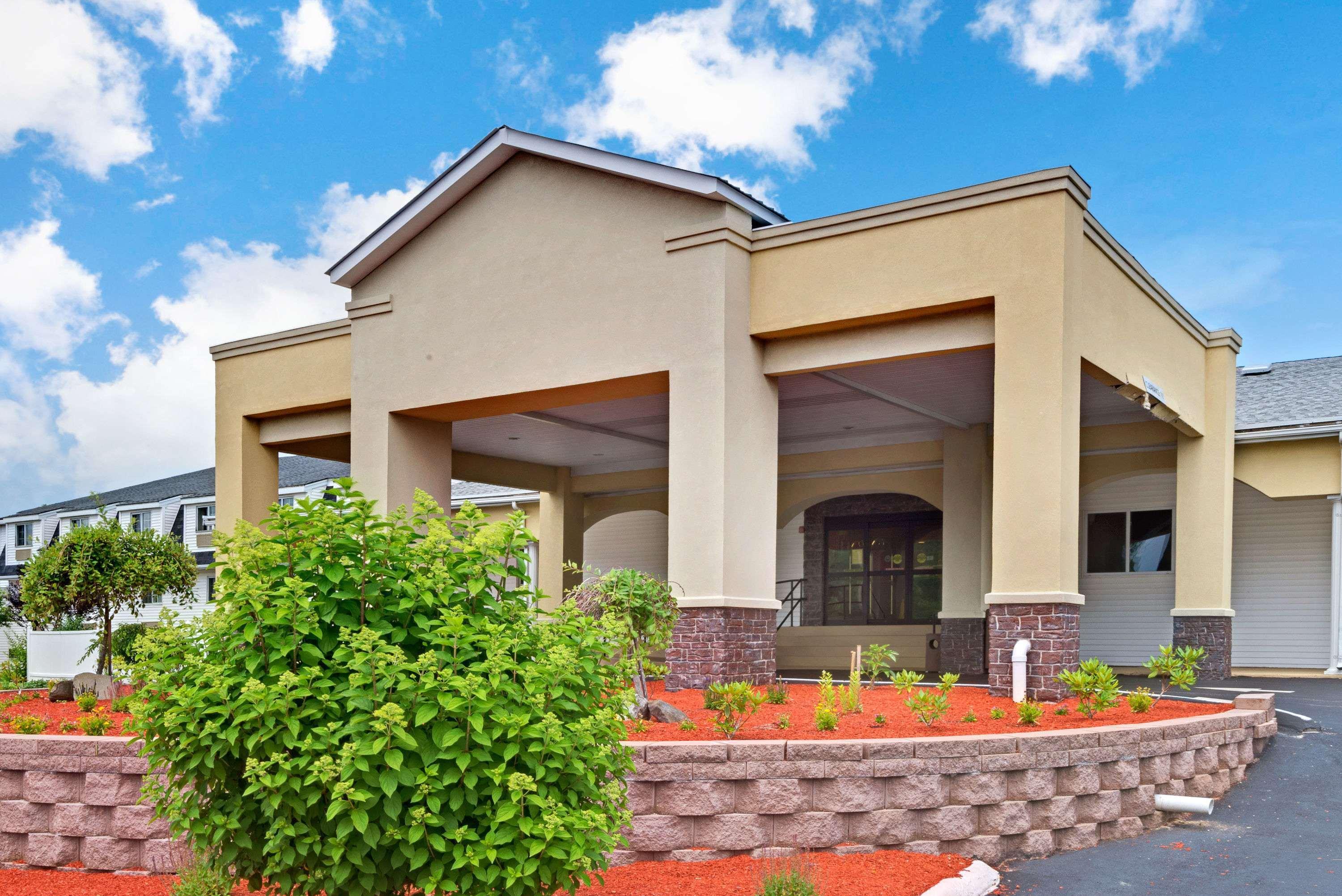 Hotel Ramada By Wyndham Kittery Exterior foto